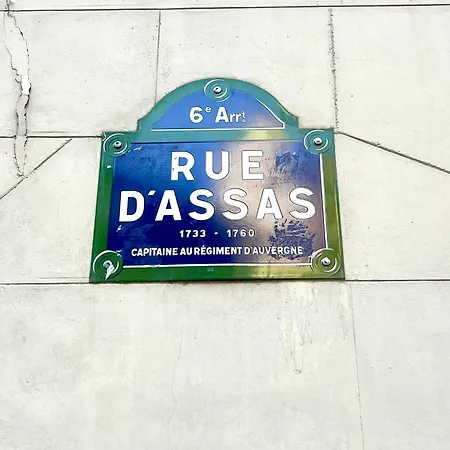 Premium Saint Germain Rue D Assas 6e