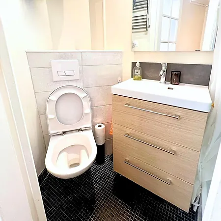 Premium Saint Germain Rue D Assas 6e *